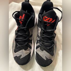 Nike Air Jordan air zoom sneakers basketball shoes.Mens size 9 black red white